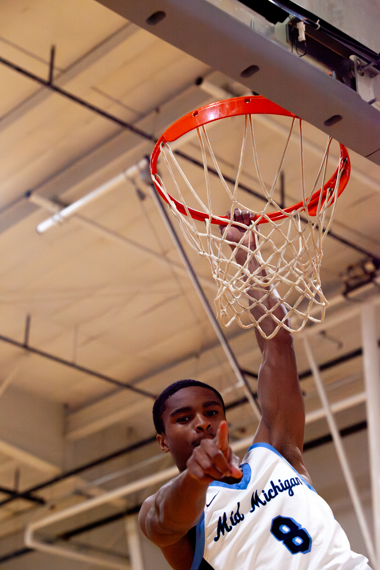 Lakers Pull Away from SC4 in Second Half Win